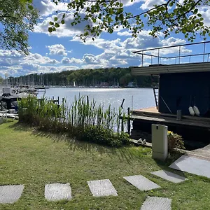  Botel Haus Direkt Am Deutschland